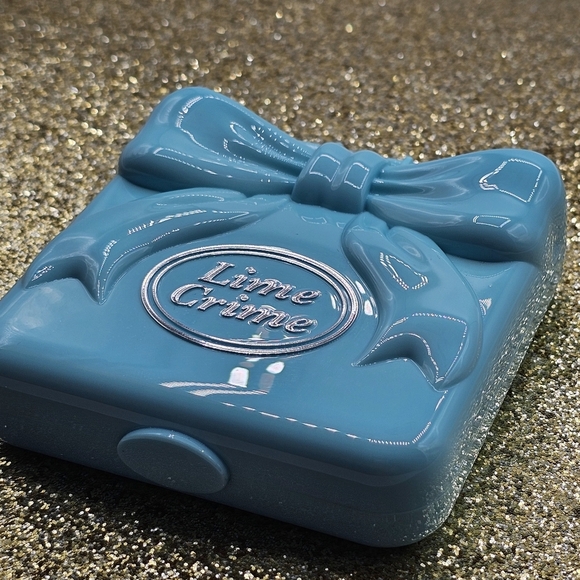 Lime Crime Bubblegum Pocket Candy Eyeshadow Palette - Picture 3 of 6